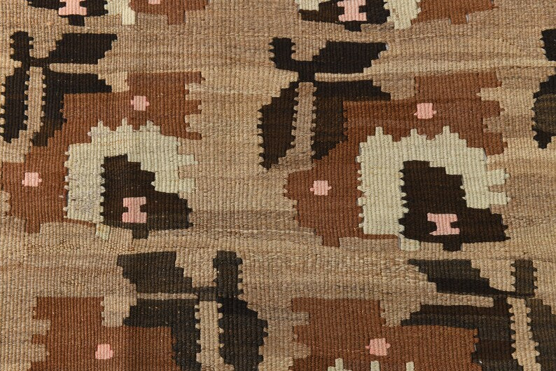 edit1: Repeat Floral Vintage Rug